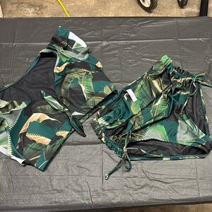 Cacique Green Leaf Print Swim Set